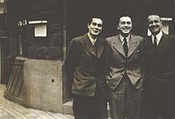 Eric Williams, en el centro, con sus compañeros de escapada